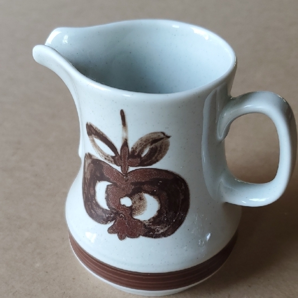 Winterling Rustic White and Brown Ceramic Pitcher with Apple Design RARE - Picture 3 of 4